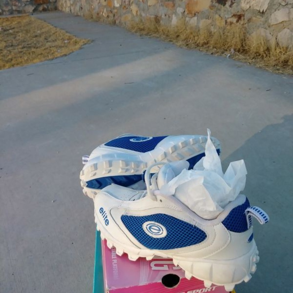Elite Athletic Tennis Shoes